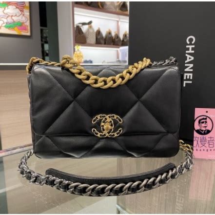 [分享] Chanel 19 黑色26cm 開箱實背 .